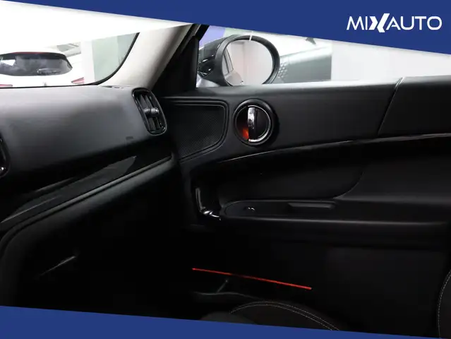Mini Countryman view 17