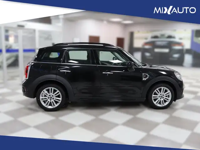 Mini Countryman view 3