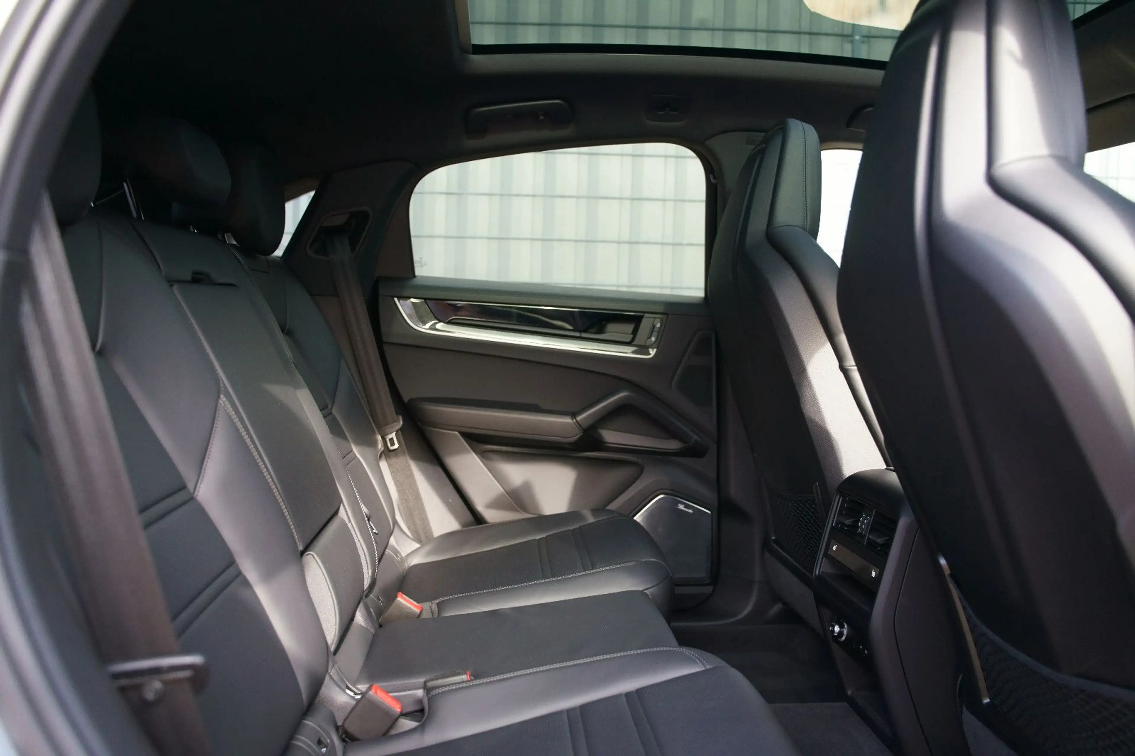 Porsche Cayenne Coupe S E-Hybrid P-Display Full SPEC ! — photo 11