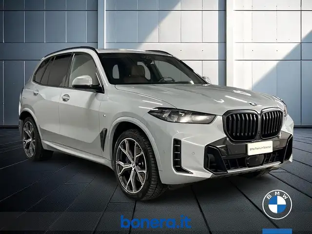 BMW X5 view 4