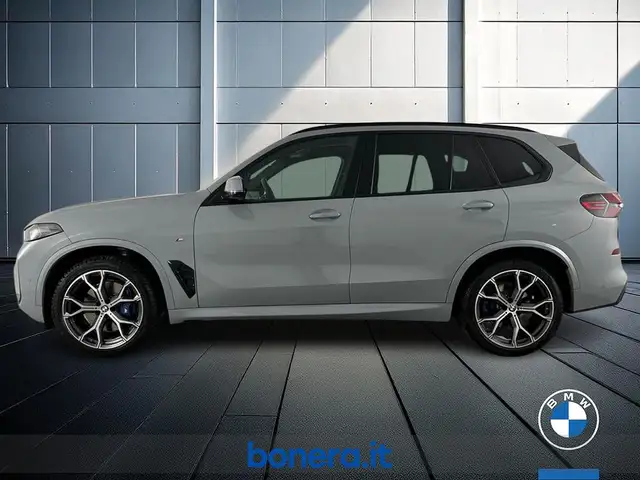 BMW X5 view 9