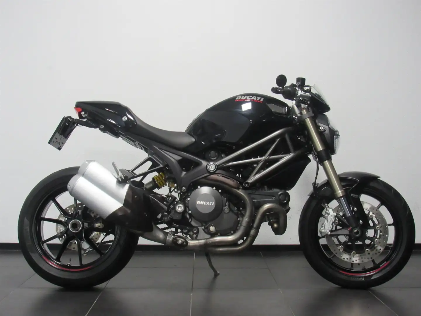 Ducati Monster 1100 EVO Gri - 1