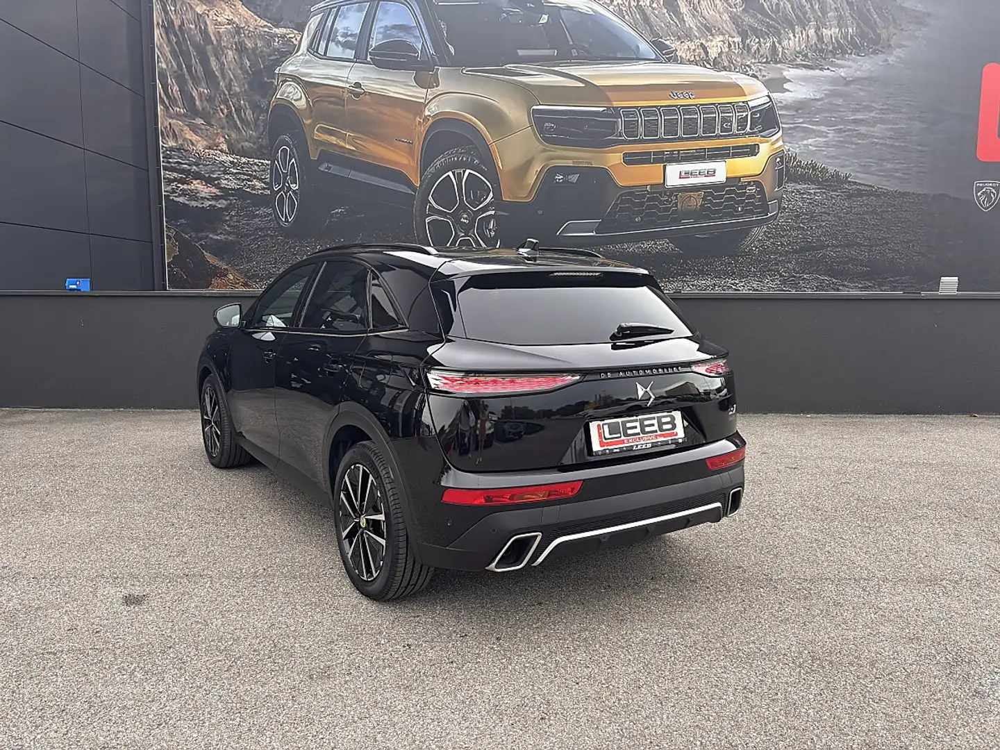 DS Automobiles DS 7 Crossback DS7 PHEV AWD 300 Edition France inkl. AHK Schwarz - 2