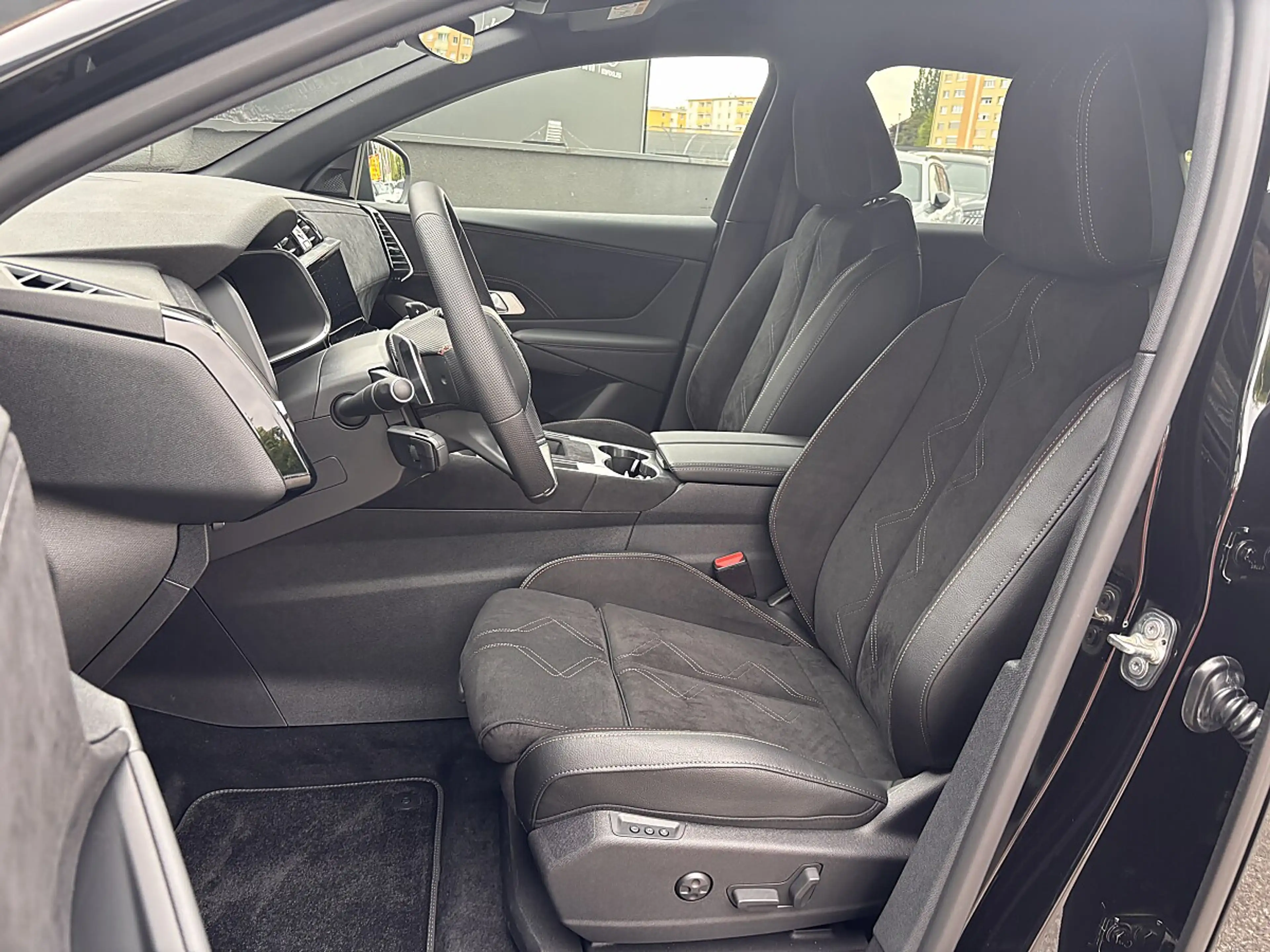 DS Automobiles DS 7 Crossback DS7 PHEV AWD 300 Edition France inkl. AHK — photo 11