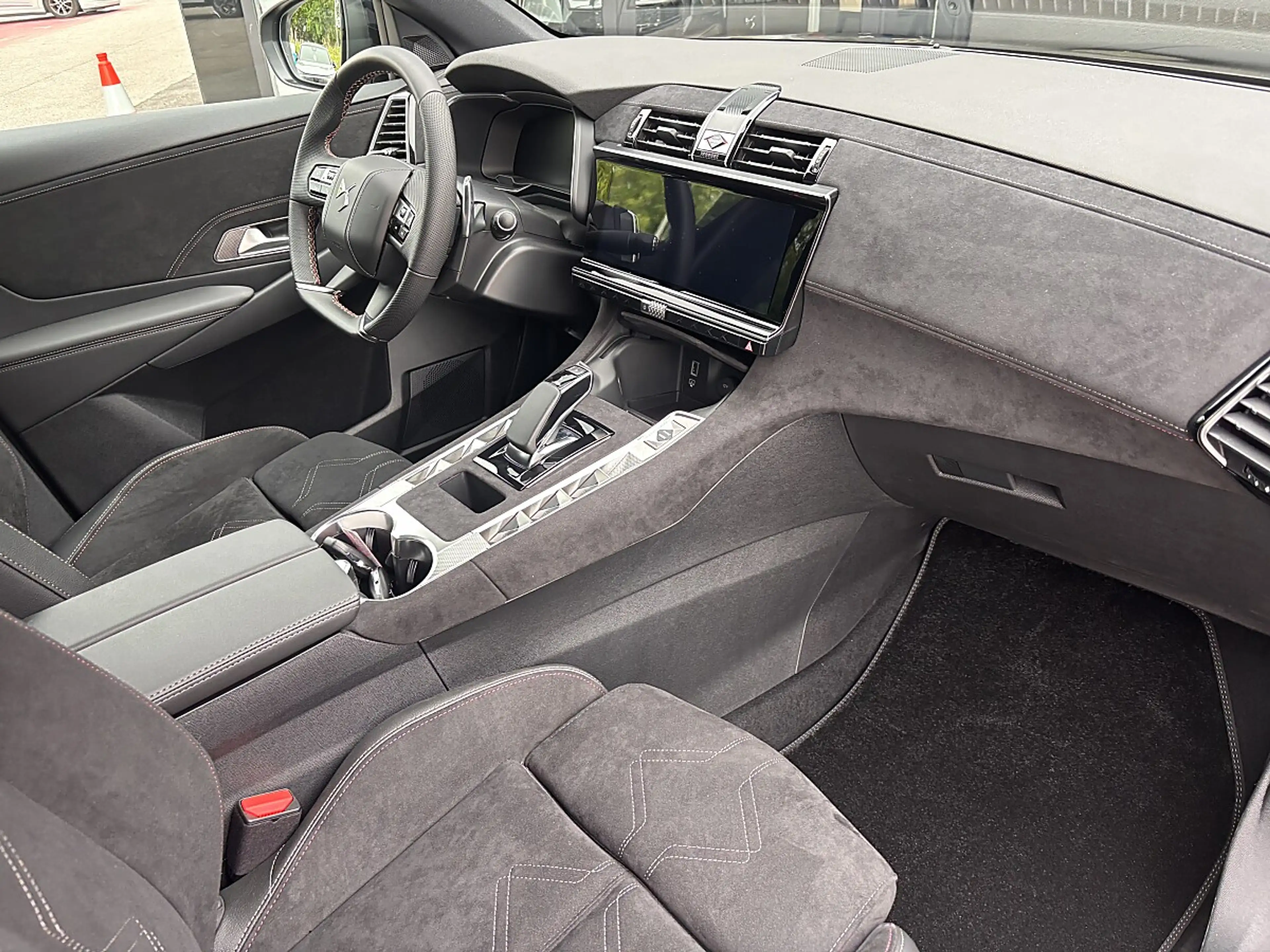 DS Automobiles DS 7 Crossback DS7 PHEV AWD 300 Edition France inkl. AHK — photo 9