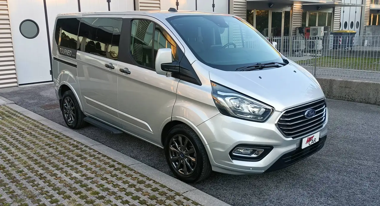 Ford Tourneo Custom