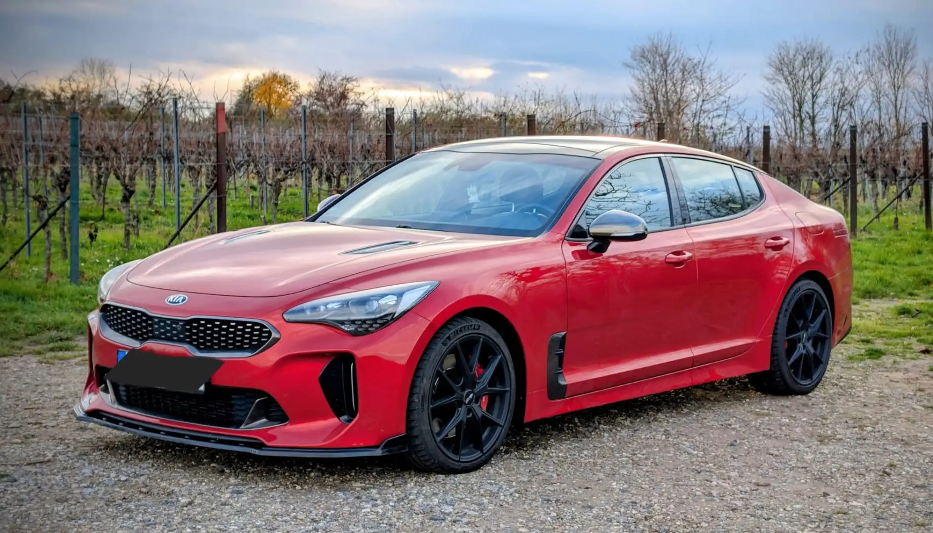 Kia Stinger GT mit Bastuck Abgasanlage Rot - 1