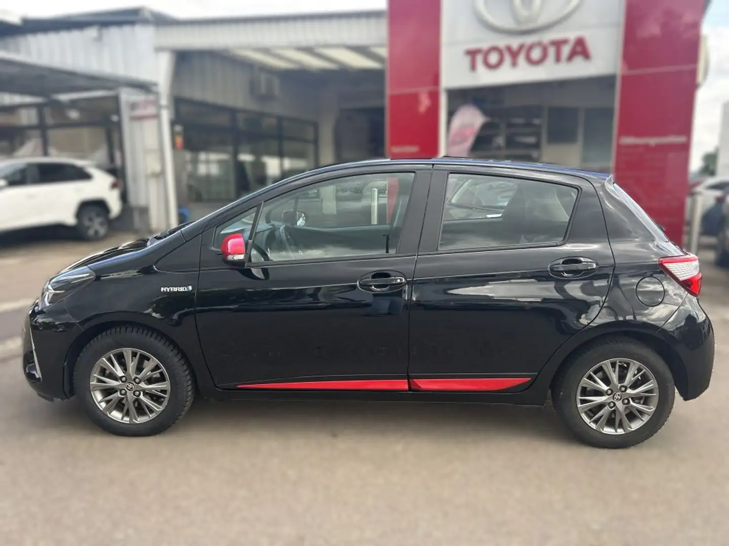 Toyota Yaris Hybrid 1.5 VVT-i Launch Edition Schwarz - 2