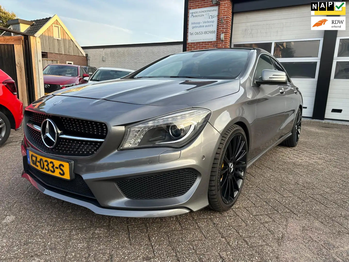 Mercedes-Benz CLA 180 OrangeArt Edition AMG Pakket-PANORAMADAK-AIRCO-NAV Grijs - 1