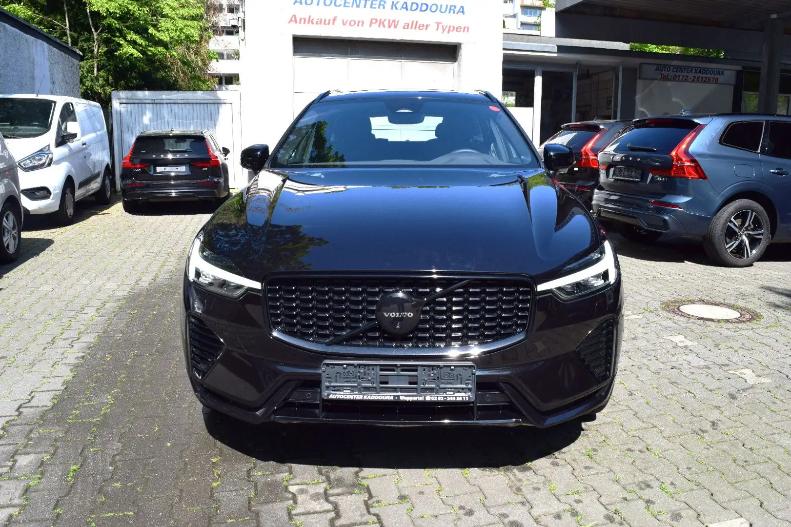 Volvo XC60 T6Plus Black Edition RechargePano,360°K,21 Чорний - 2