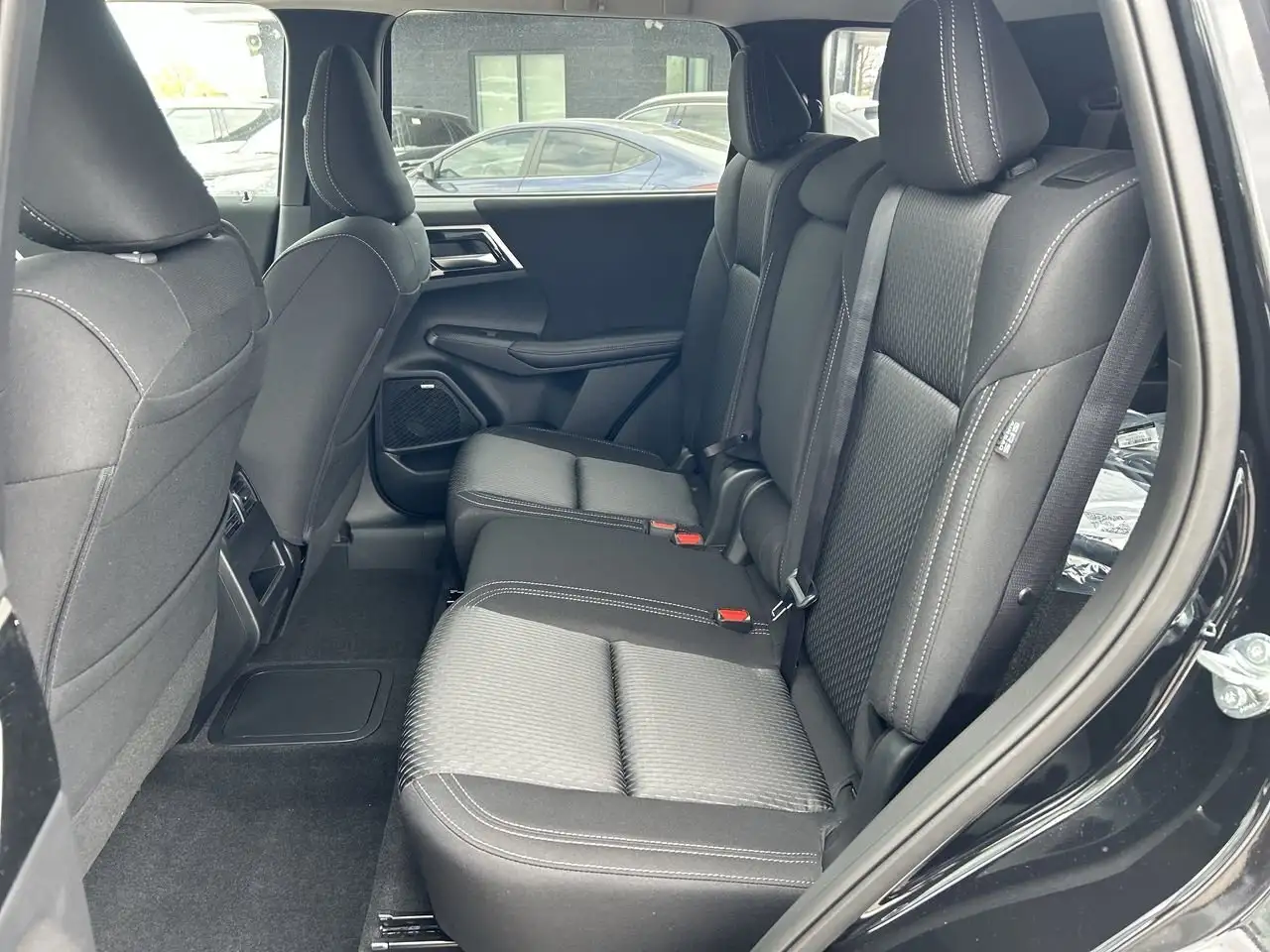 Mitsubishi Outlander снимка Mitsubishi Outlander