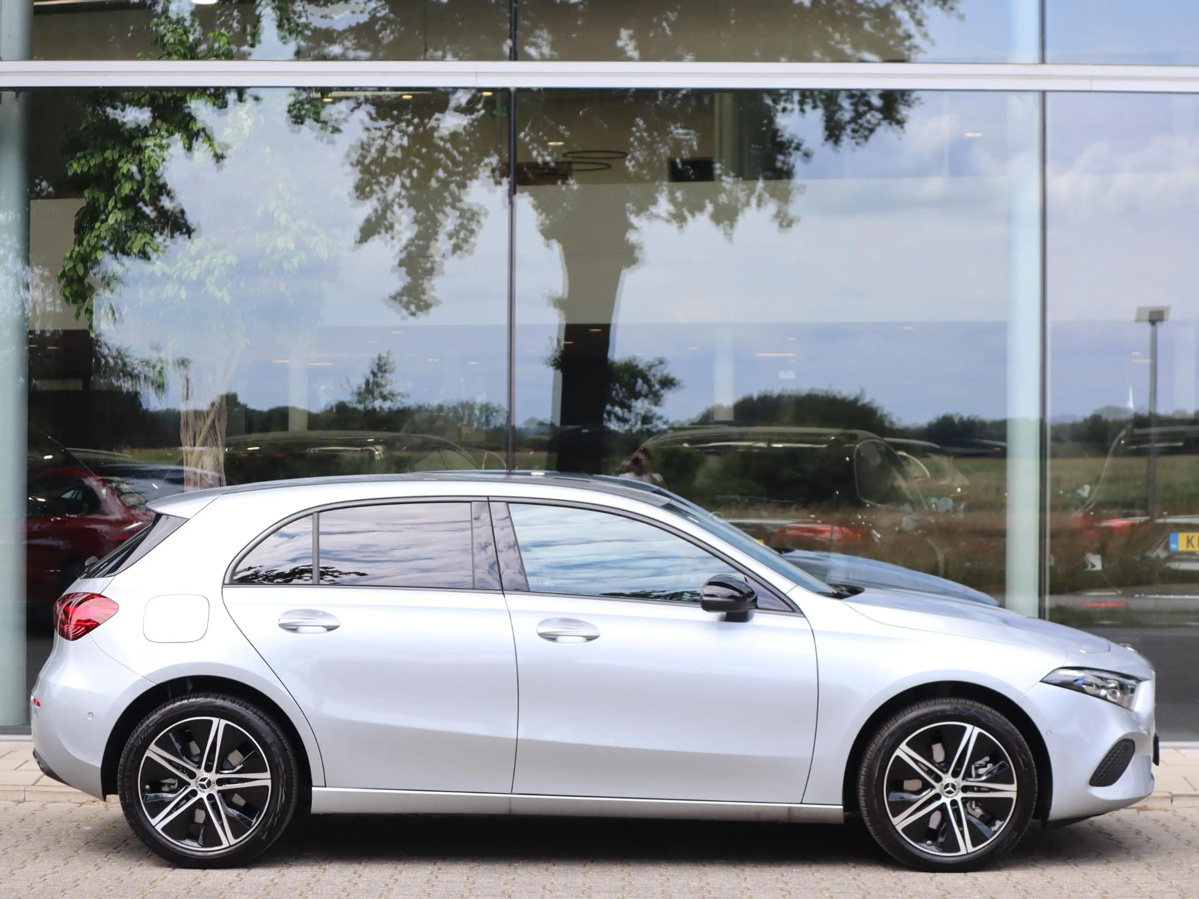 Mercedes-Benz A 250 e Business Line l Keyless l Achteruitrij camera l — photo 5