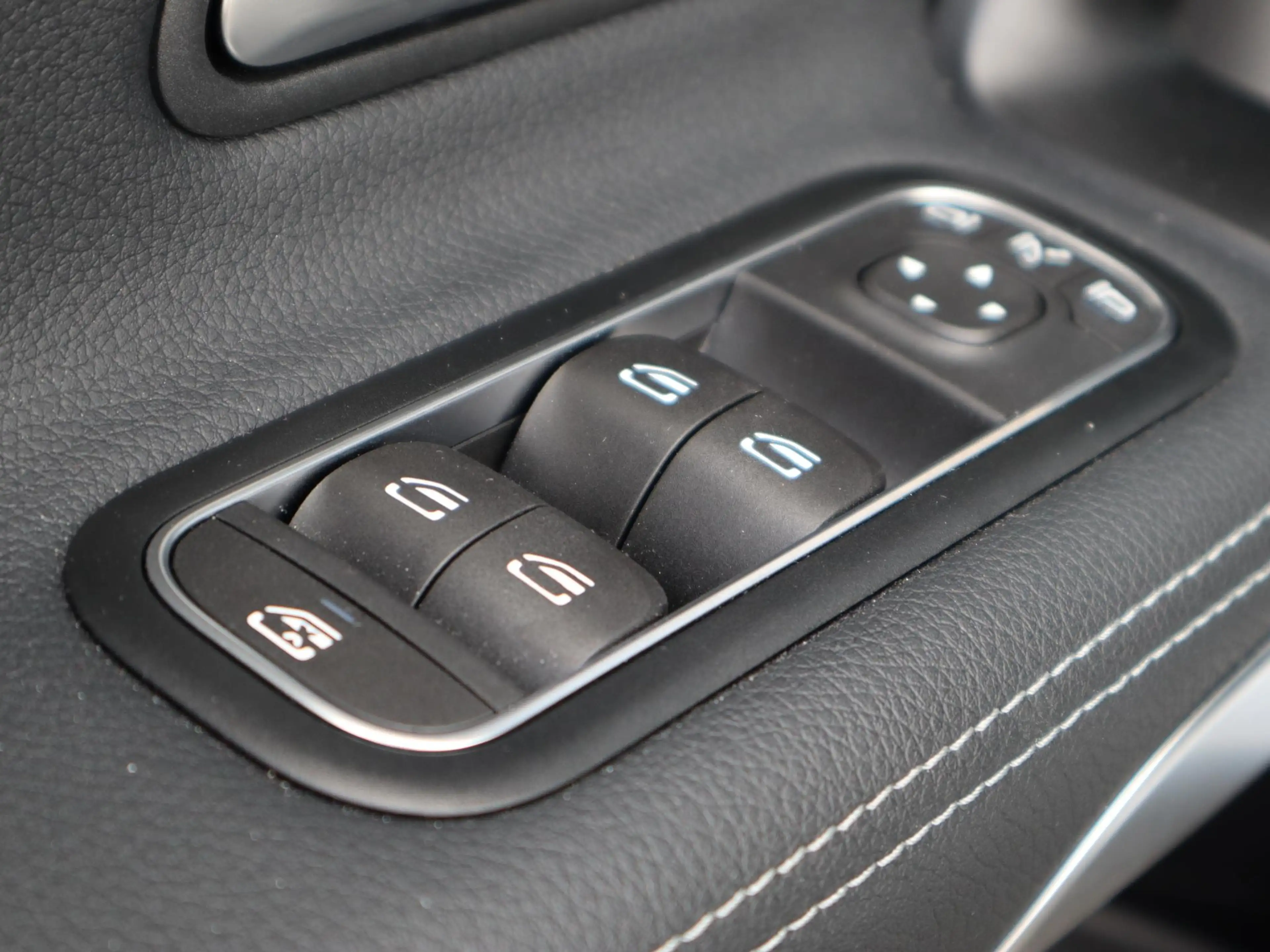 Mercedes-Benz A 250 e Business Line l Keyless l Achteruitrij camera l — photo 13