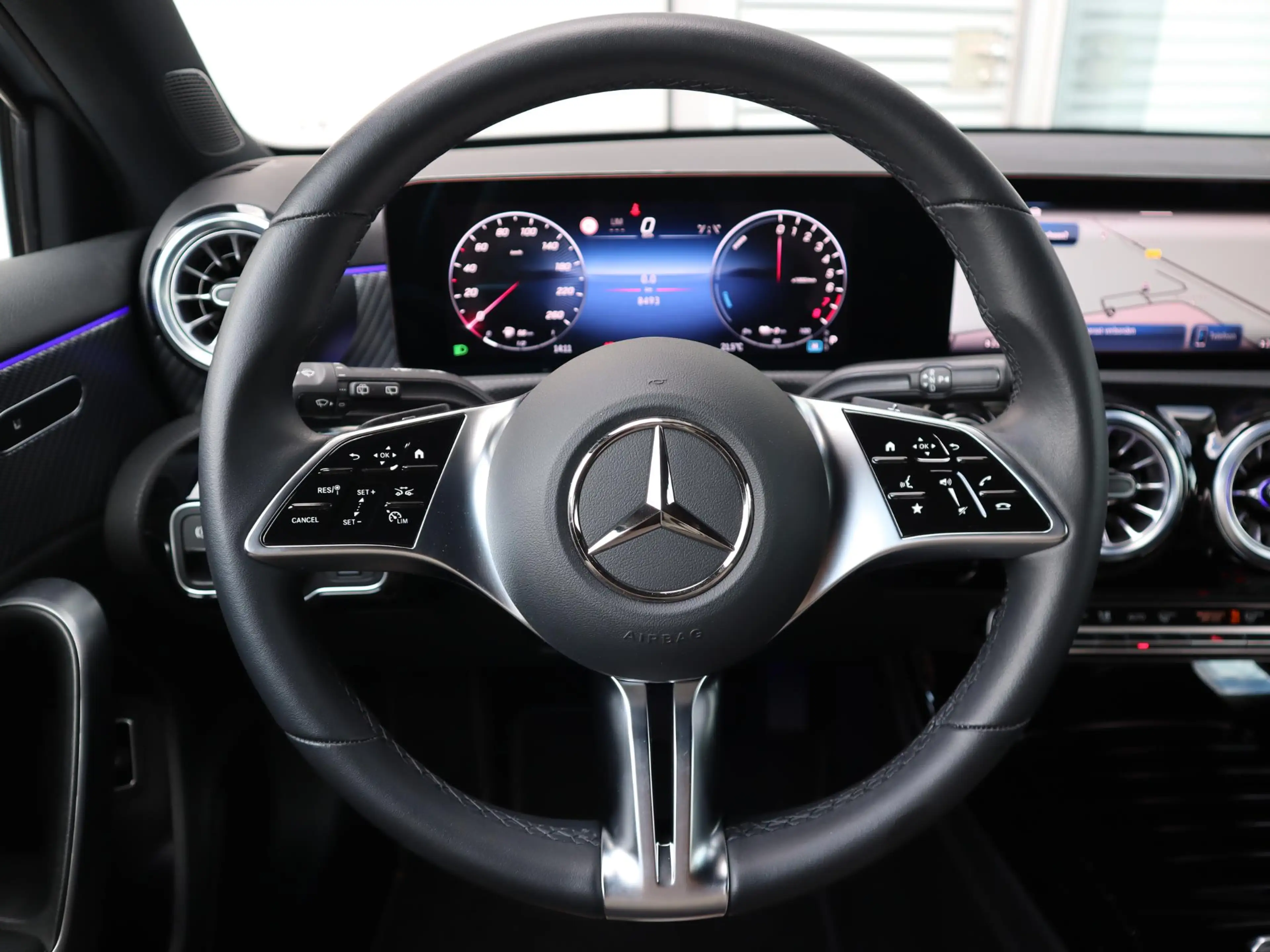 Mercedes-Benz A 250 e Business Line l Keyless l Achteruitrij camera l — photo 12