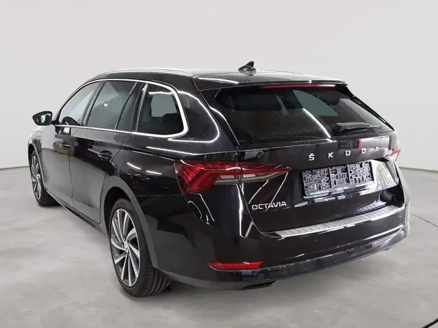Skoda Octavia view 5