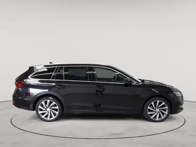Skoda Octavia view 3