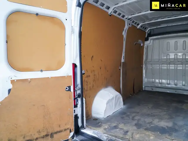 Peugeot Boxer view 18