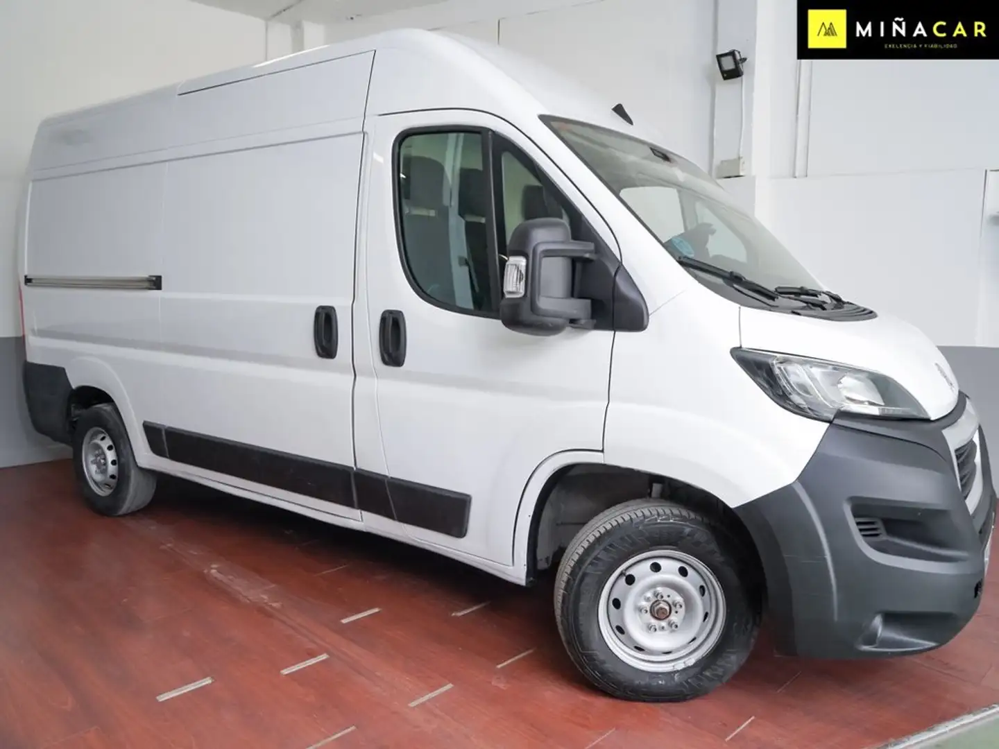 Peugeot Boxer 335 L2 H2 BHDI 103kW (140CV) S&S 6 V. M Blanco - 2