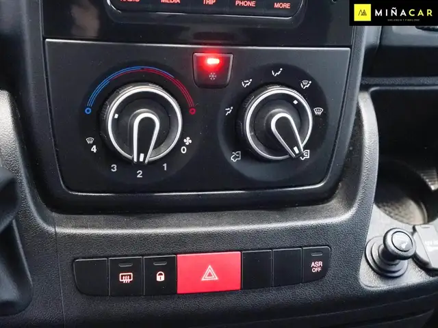 Peugeot Boxer view 13