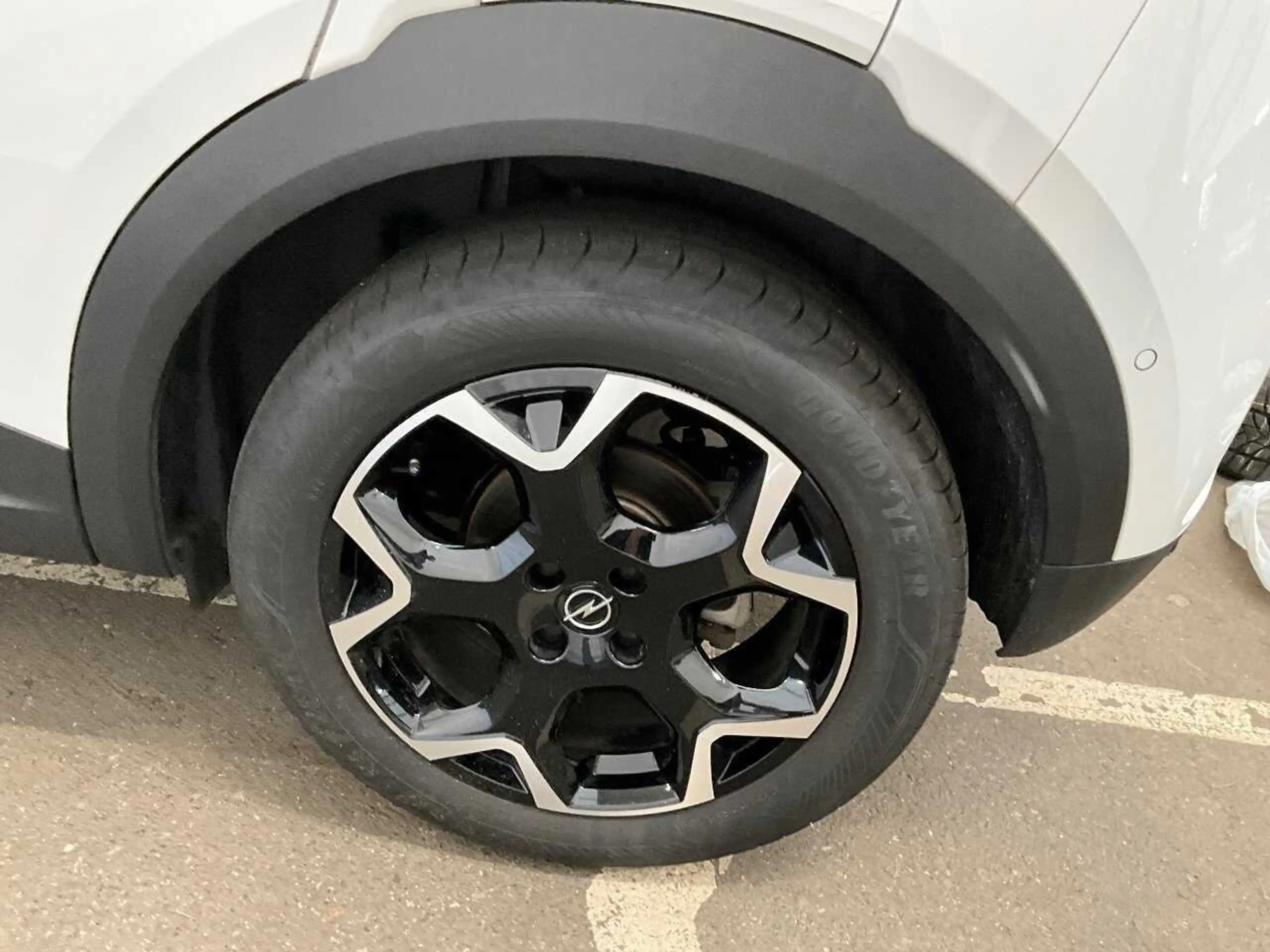Opel Mokka-E Mokka e Ultimate BLIS Key Lane Navi RKam AUT PDC — photo 13