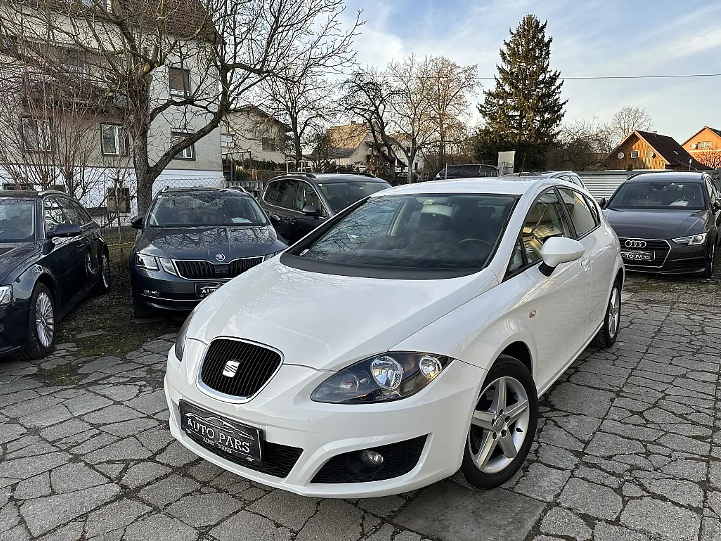 SEAT Leon Chili-Copa 1,6 TDI CR-TEMPOMAT-BLUETOOTH-1/3 ZI... Weiß - 1