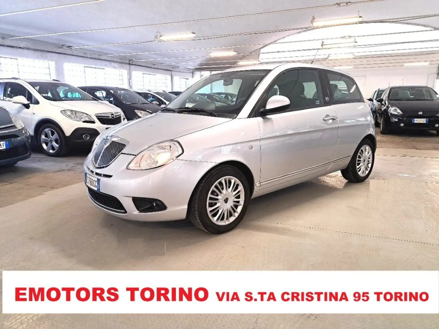 Lancia Ypsilon 1.4 New Oro Ecochic GPL Argent - 2