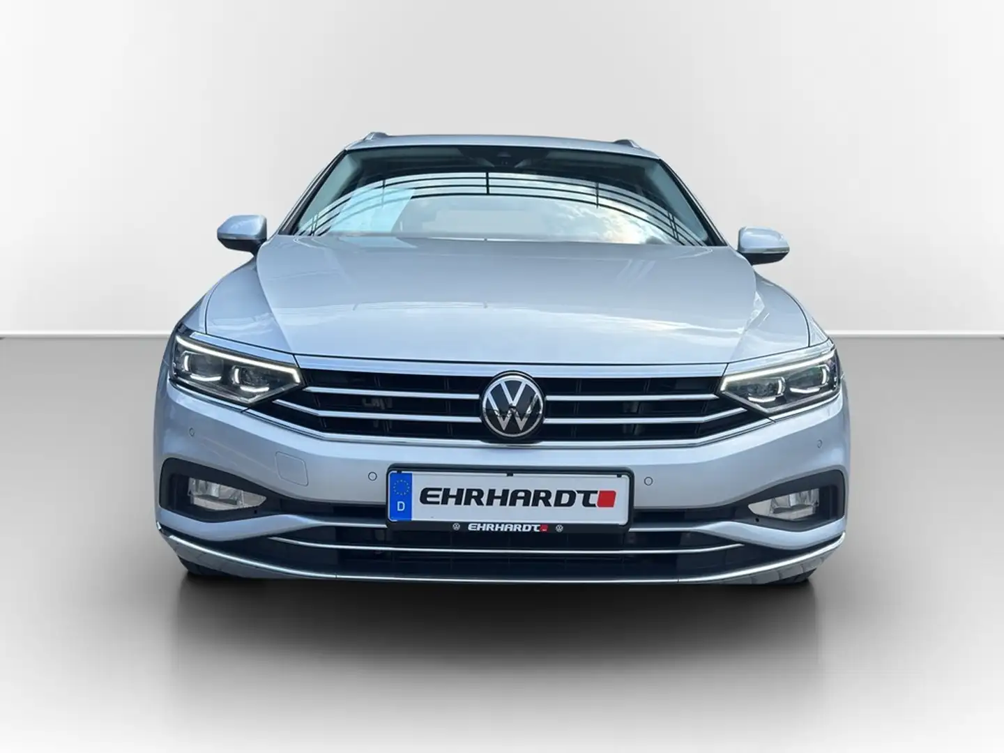 Volkswagen Passat Variant 2.0 TDI DSG 4Motion Elegance IQ-LIGHT*NAV*SHZ*A... Silber - 2