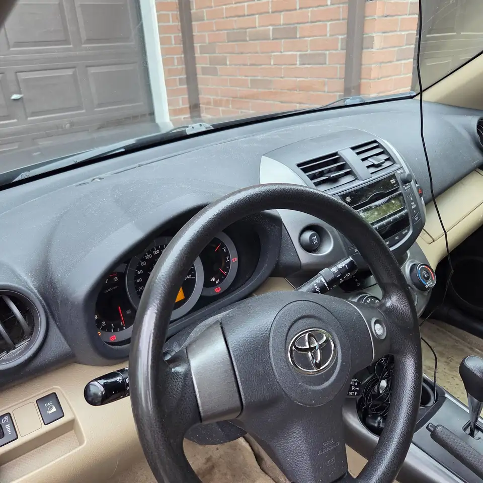 Toyota RAV 4 снимка Toyota RAV 4