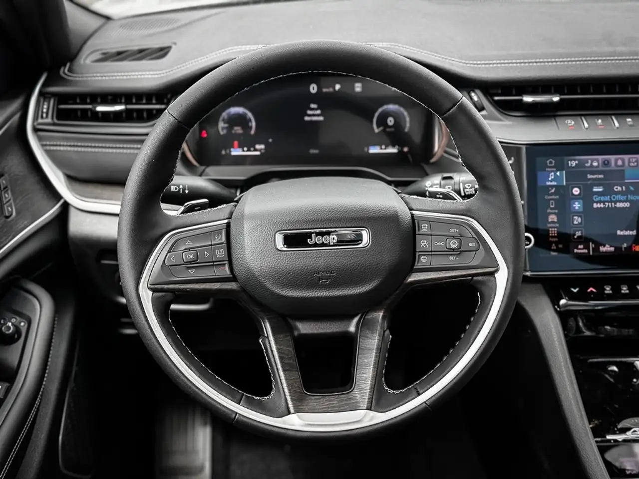 Jeep Grand Cherokee снимка Jeep Grand Cherokee