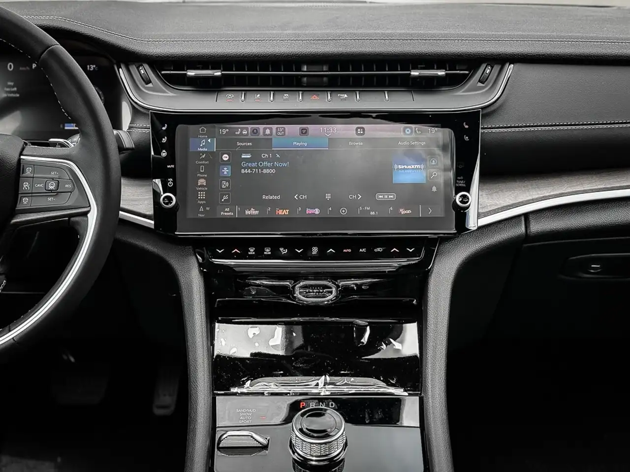 Jeep Grand Cherokee снимка Jeep Grand Cherokee