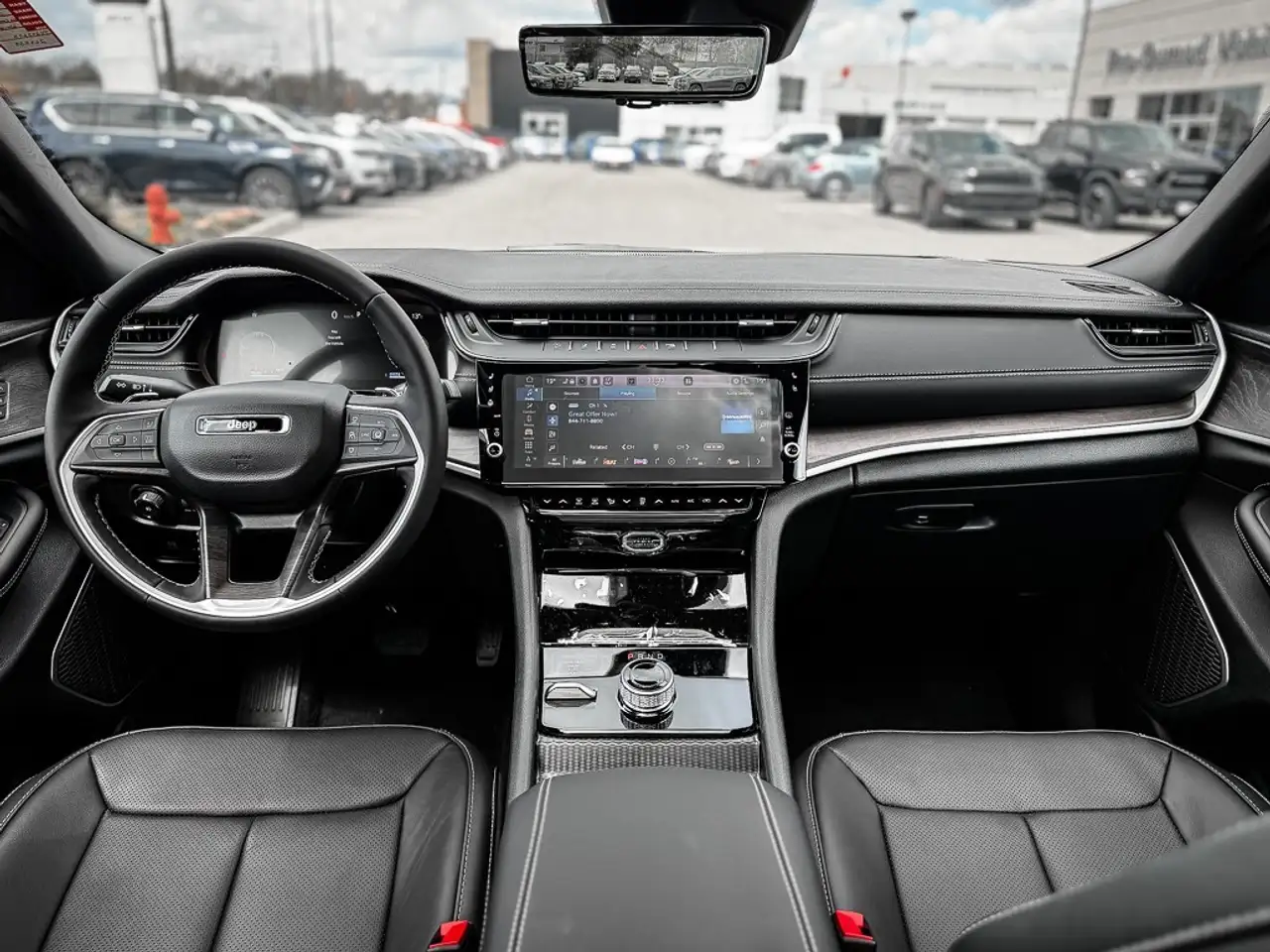 Jeep Grand Cherokee снимка Jeep Grand Cherokee