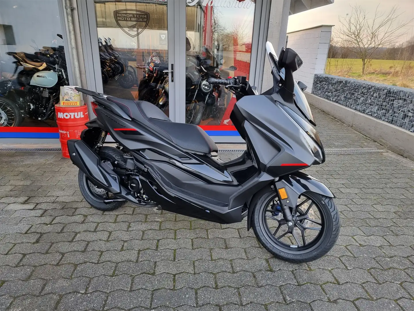 Honda Forza 350 Special Edition Gri - 1