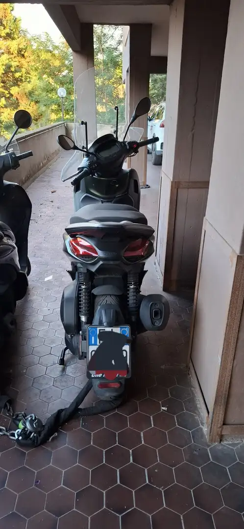 Piaggio Beverly 300 Verde - 2