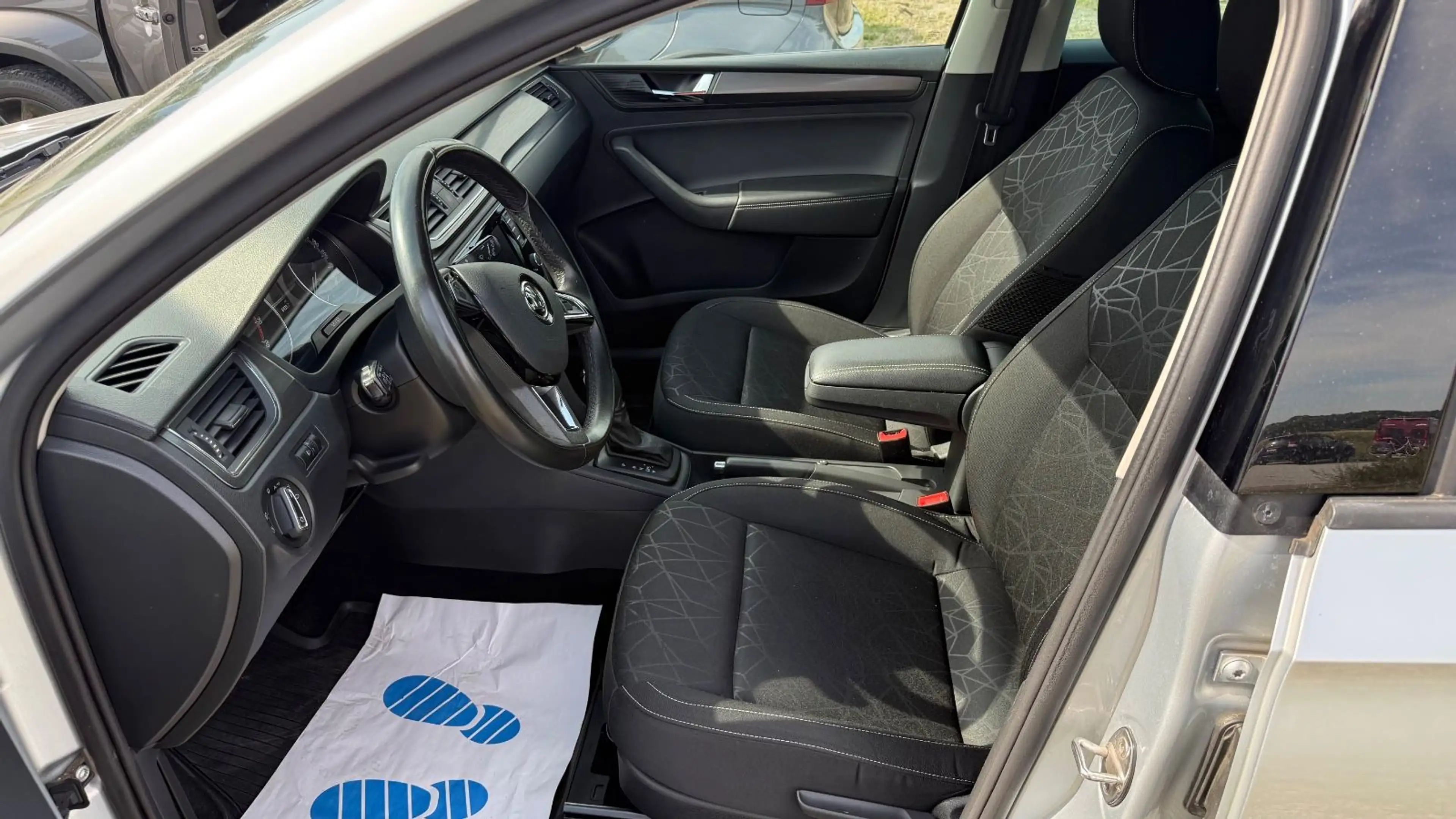 Skoda Rapid/Spaceback Spaceback Clever Navi 1 Hd DSG Klima Shz — photo 13