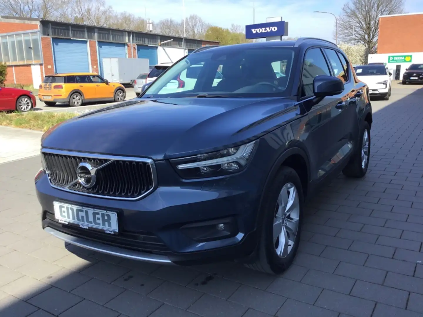 Volvo XC40 T3 Momentum Pro 360° Cam PanoDach AHK Blau - 2