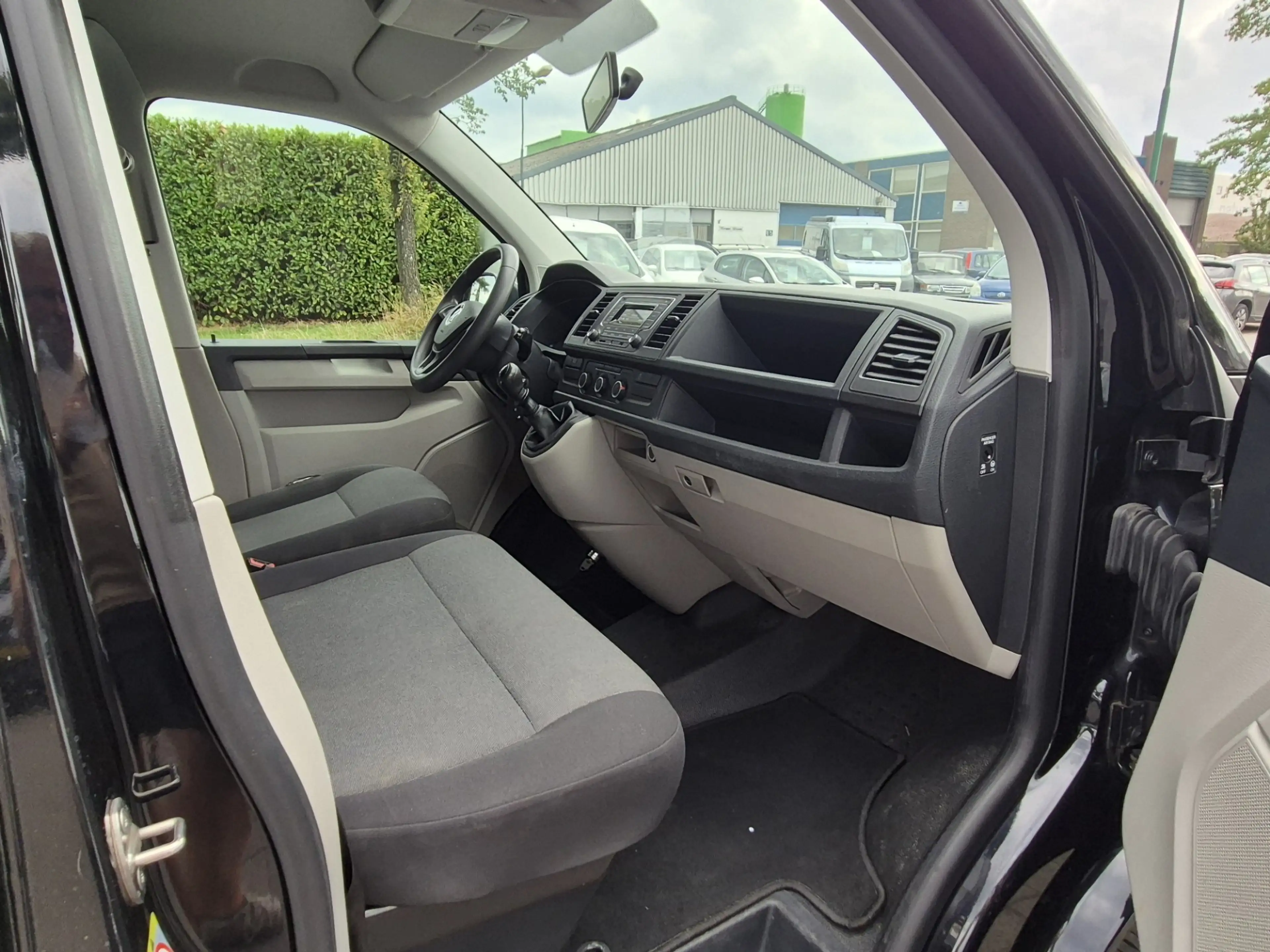 Volkswagen Transporter 2.0 TDI L2H1 Economy | Airco | bijrijdersbank — photo 10