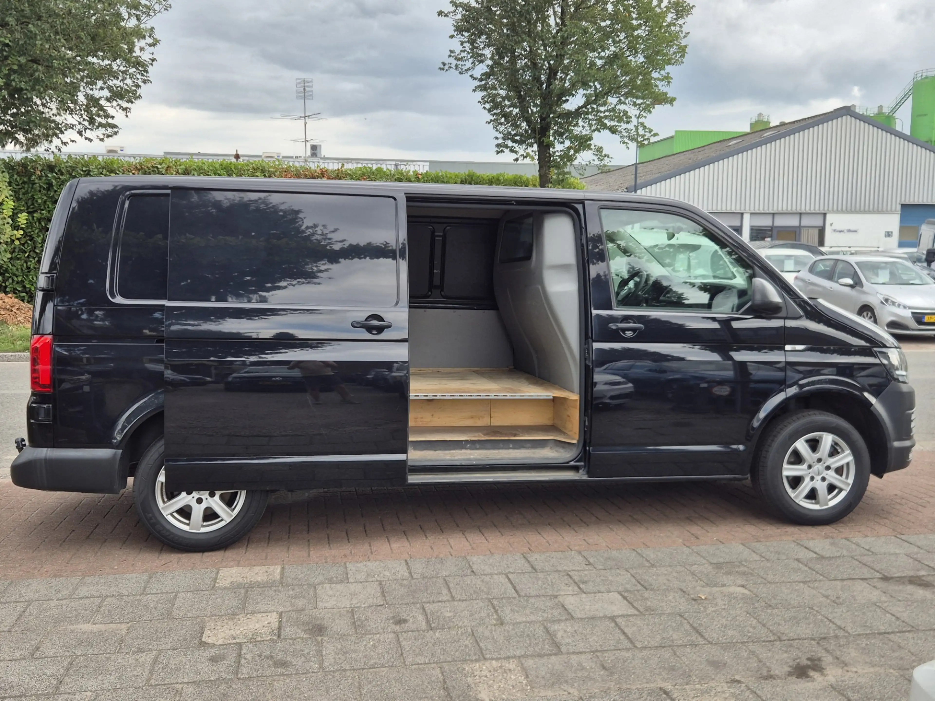 Volkswagen Transporter 2.0 TDI L2H1 Economy | Airco | bijrijdersbank — photo 5