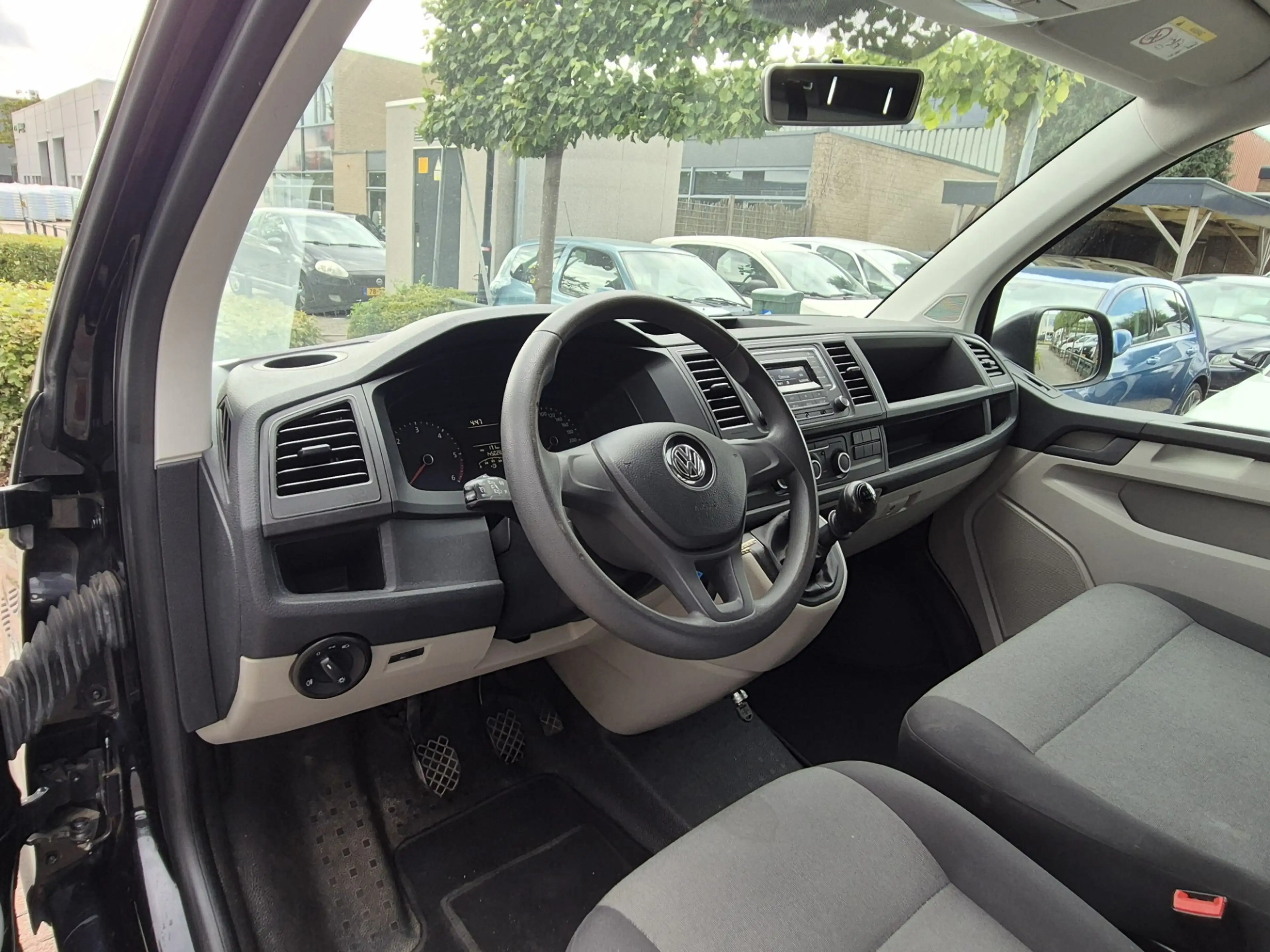 Volkswagen Transporter 2.0 TDI L2H1 Economy | Airco | bijrijdersbank — photo 9