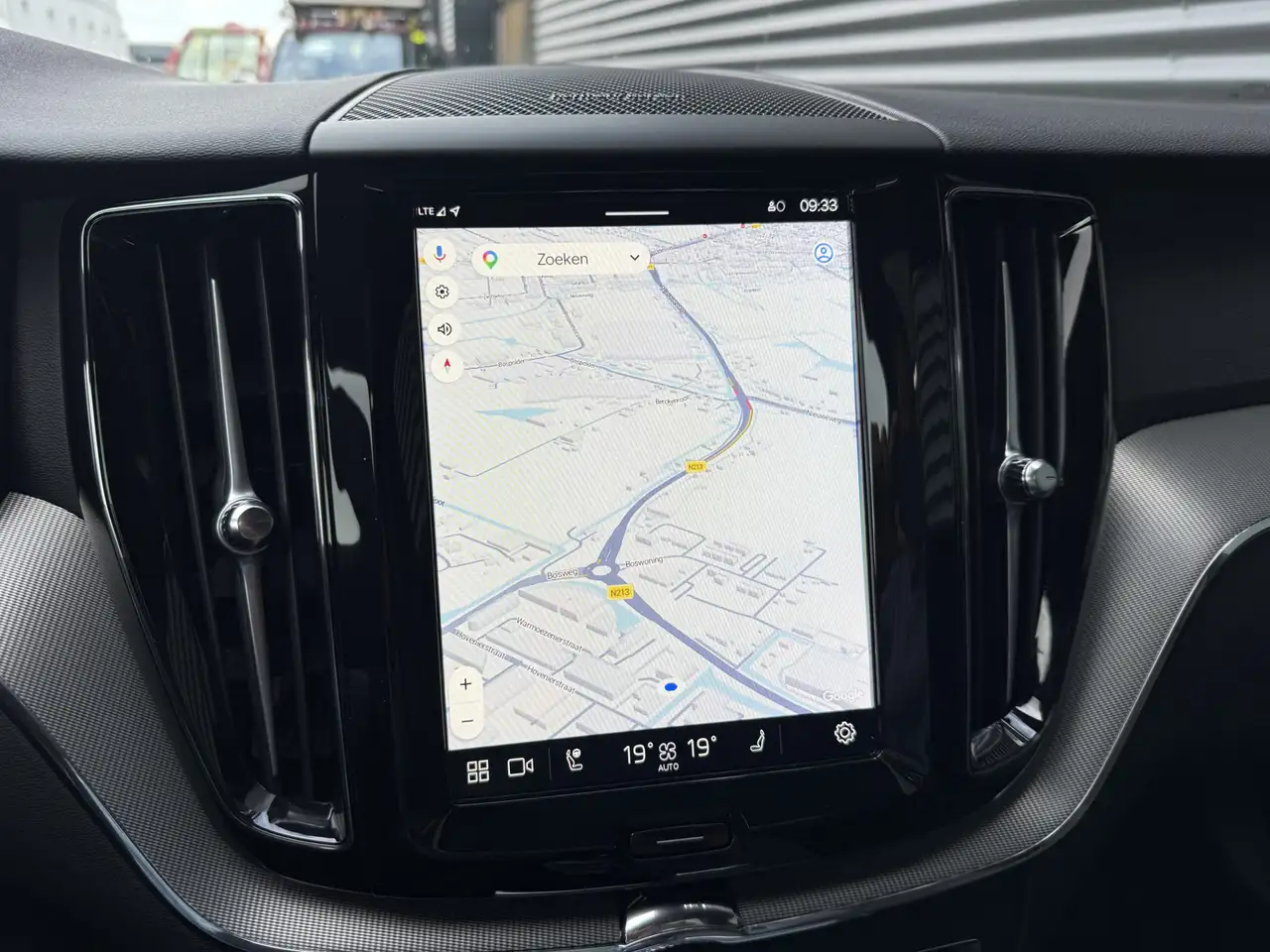 Volvo XC60 2.0 T6 Plug-in hybrid AWD Plus Black Edition, миниатюра 22