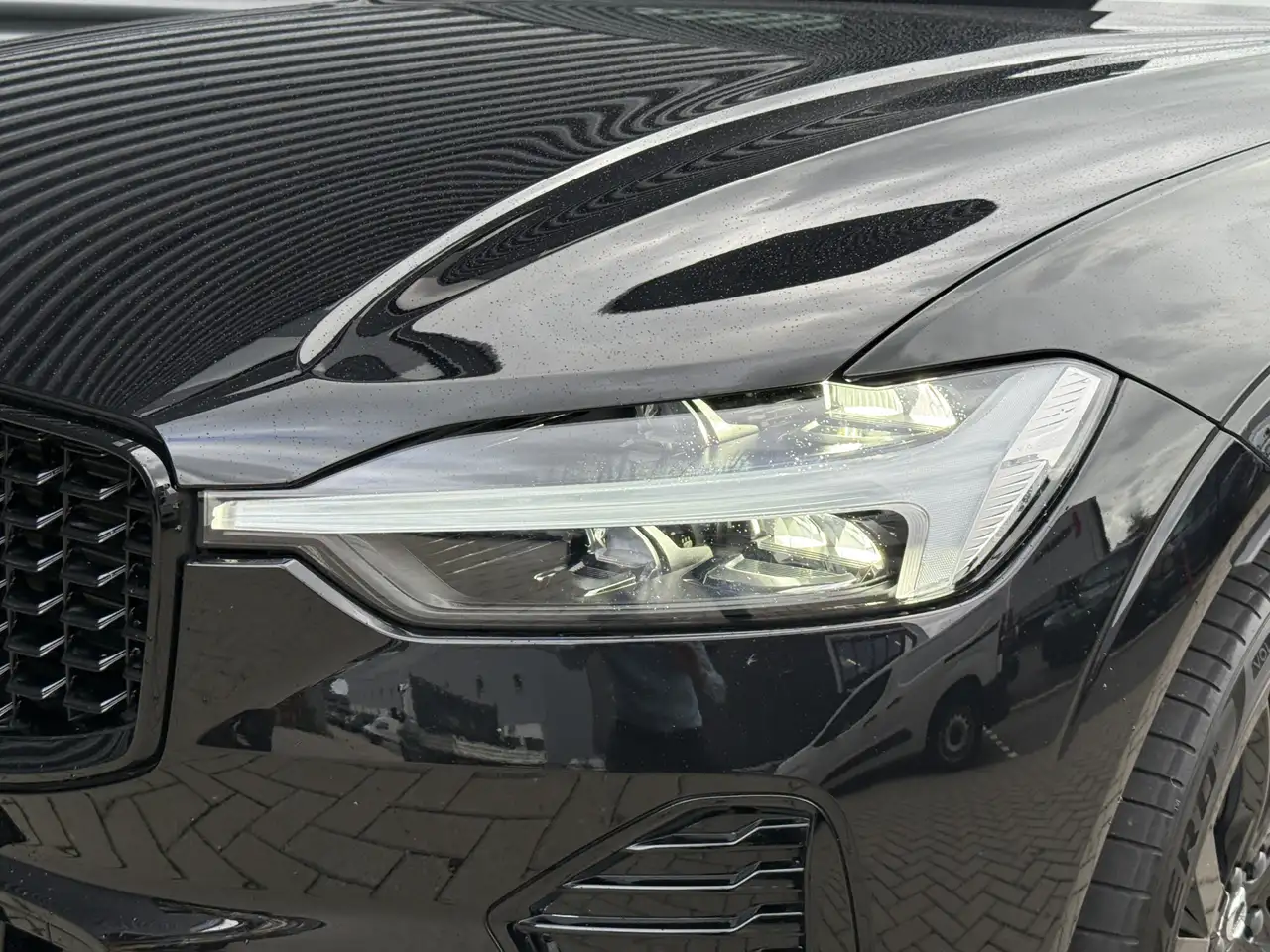 Volvo XC60 2.0 T6 Plug-in hybrid AWD Plus Black Edition, миниатюра 28