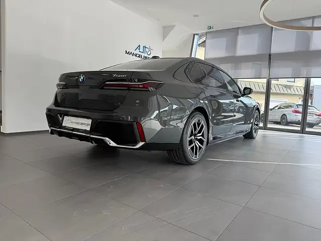 BMW Sonstige 7 50e xDrive  M-Sport Limousine 18,7 kWh Aut. Ansicht 5