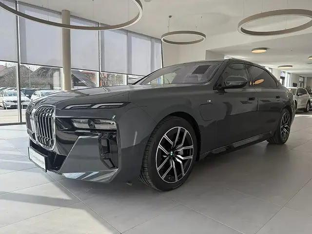 BMW Sonstige 7 50e xDrive  M-Sport Limousine 18,7 kWh Aut. Ansicht 3