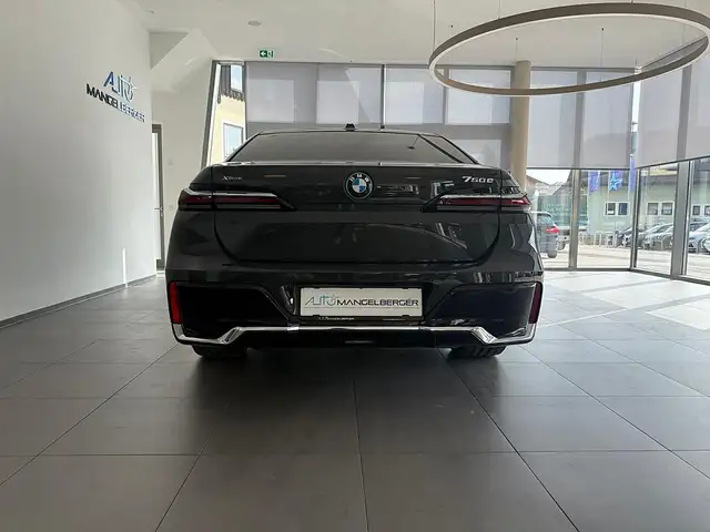 BMW Sonstige 7 50e xDrive  M-Sport Limousine 18,7 kWh Aut. Ansicht 4