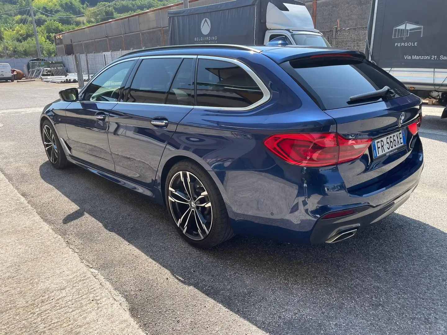 BMW 520 Serie 5 G31 2017 Touring 520d Touring Sport auto Niebieski - 2