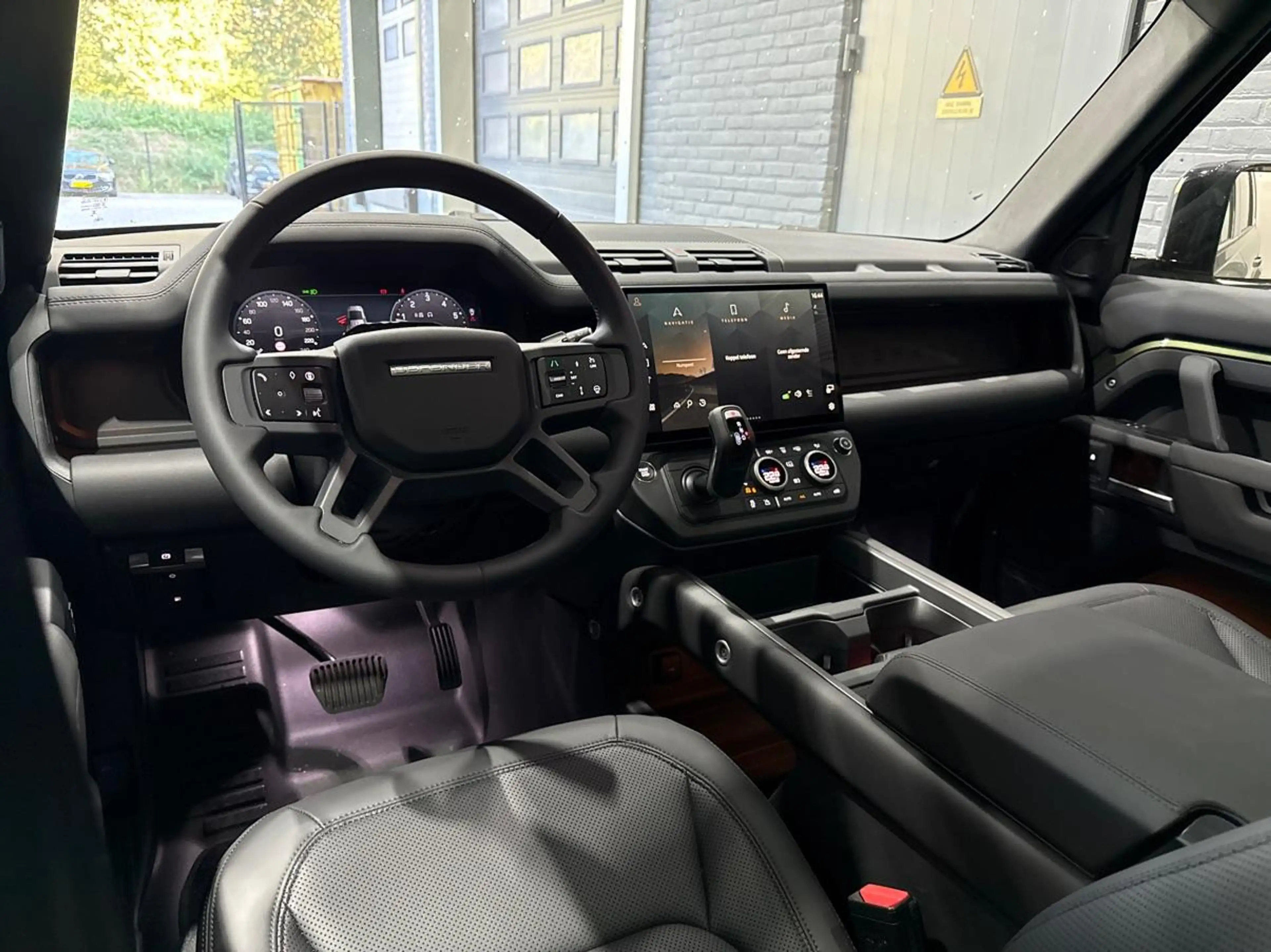 Land Rover Defender 2.0 P300e 110 X-Dynamic SE | FACELIFT | Luchtverin — photo 5