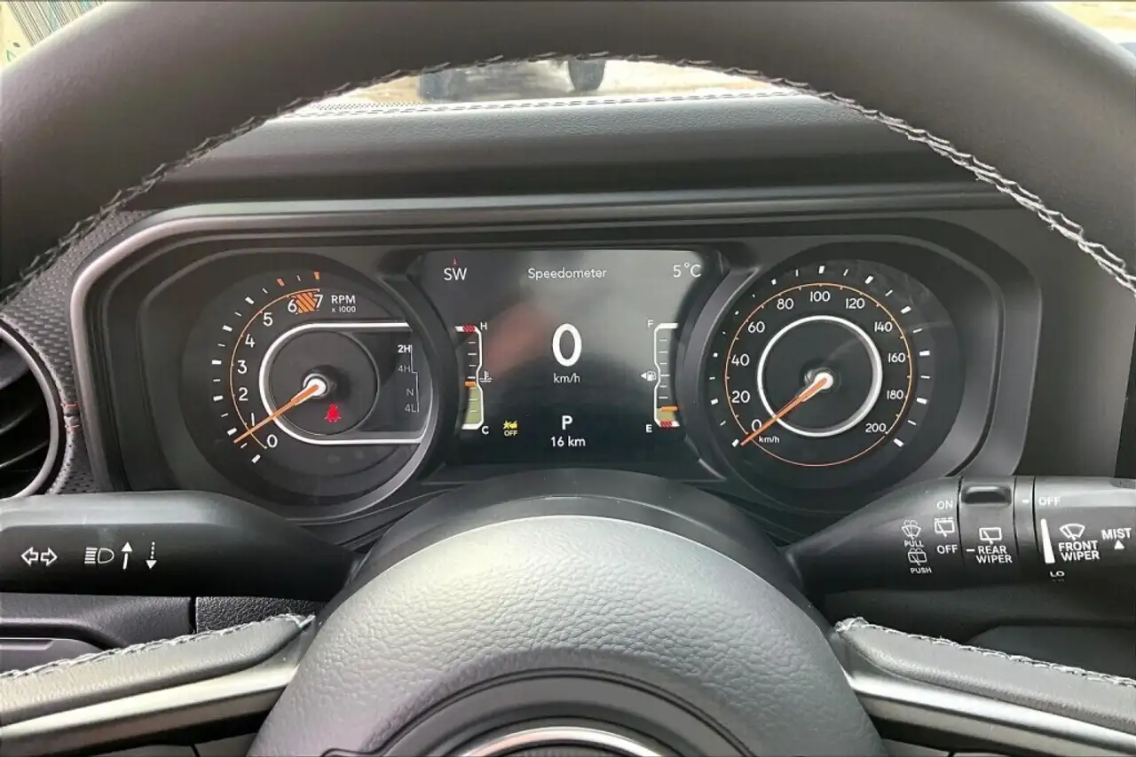 Jeep Wrangler снимка Jeep Wrangler