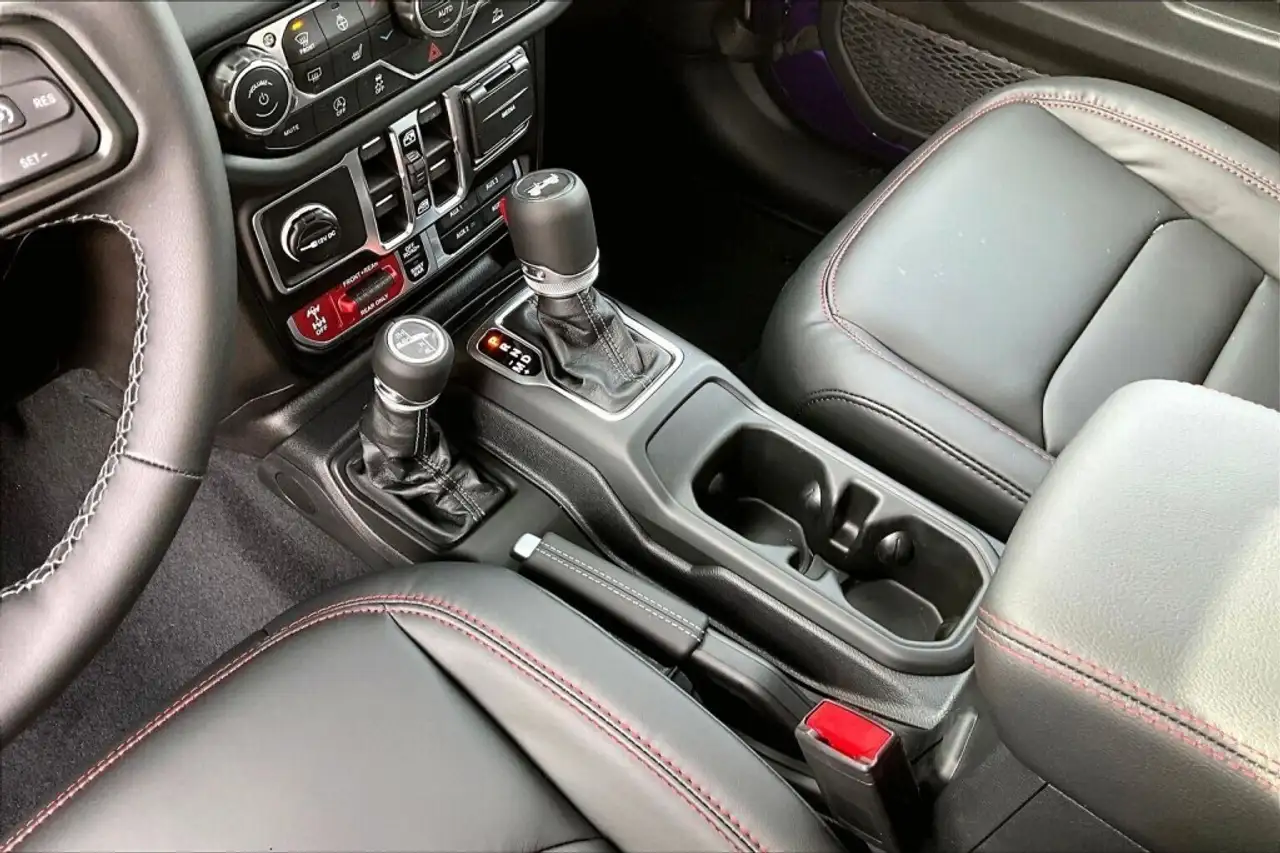 Jeep Wrangler снимка Jeep Wrangler