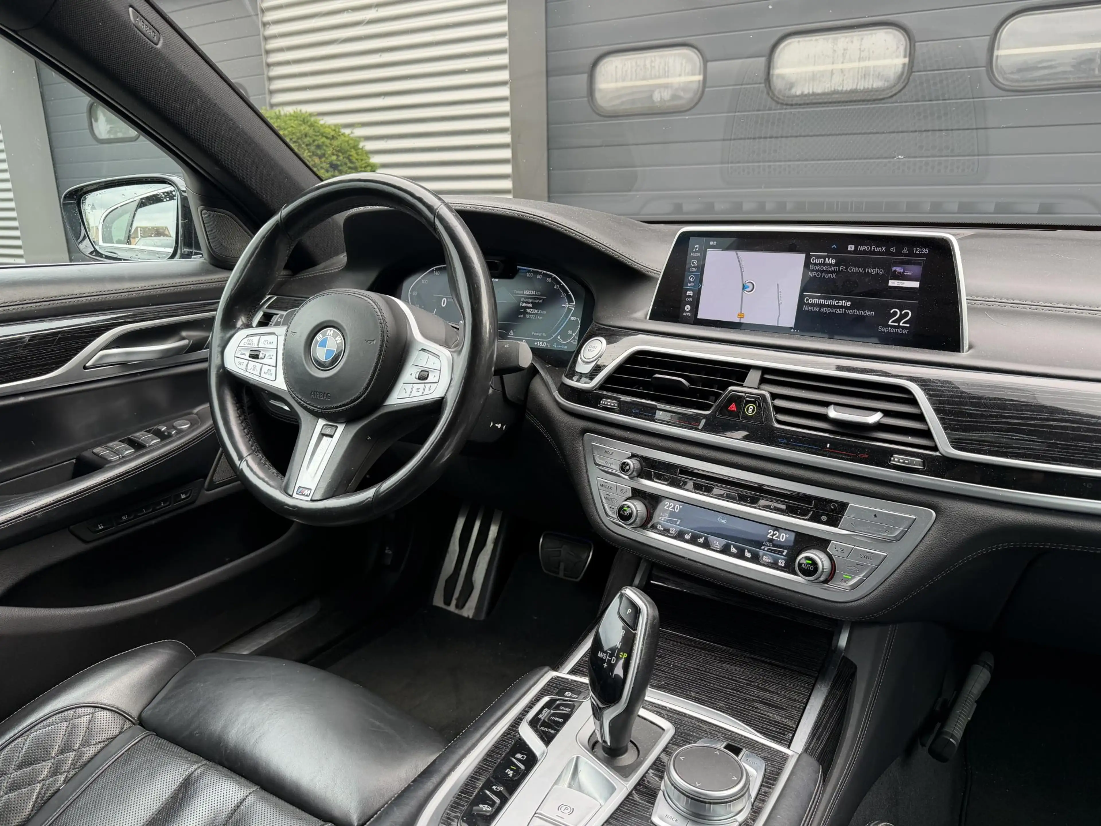 BMW 745 7-serie 745e High Executive M-Sport | Panoramadak — photo 3