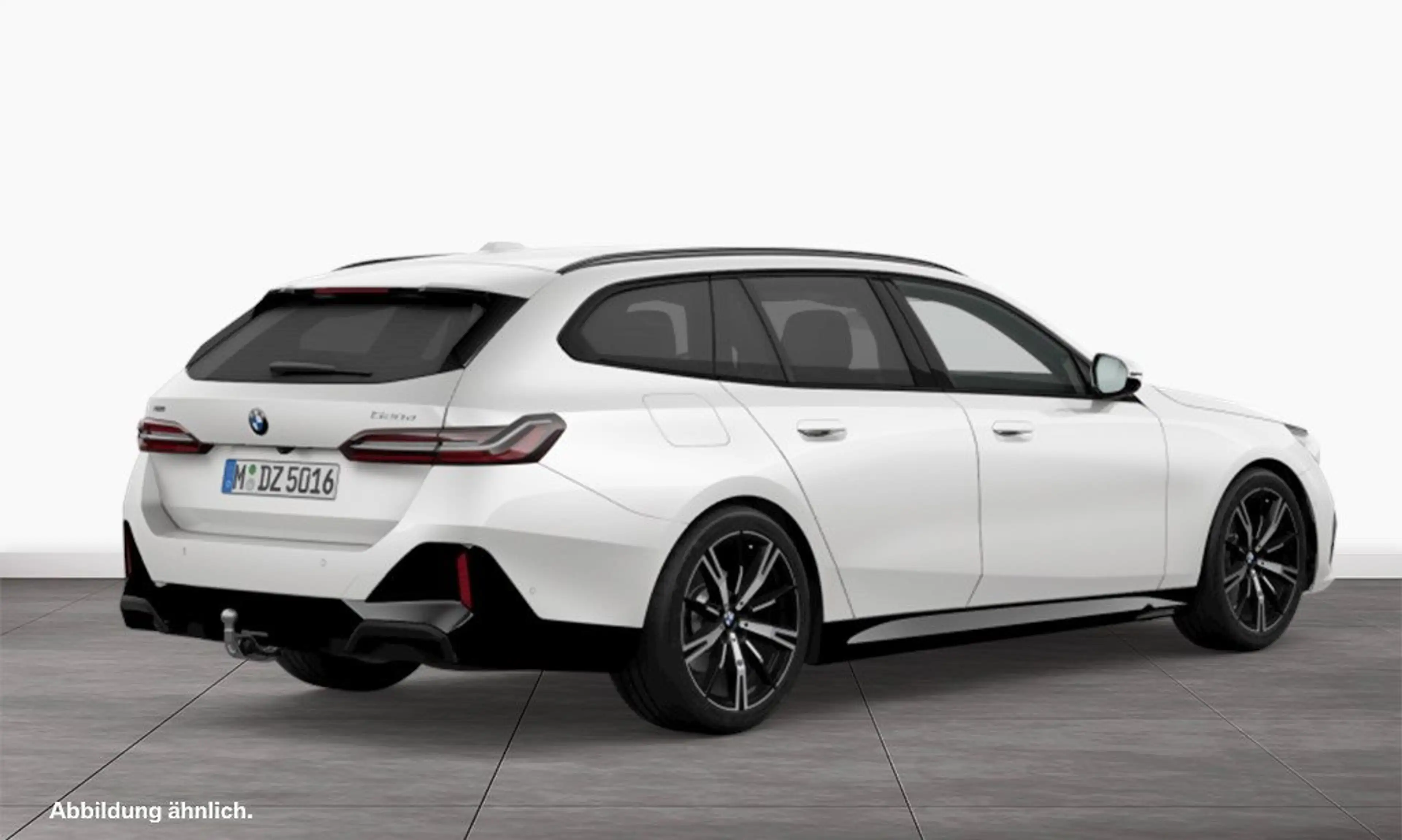 BMW 520 d xDrive Touring — photo 2
