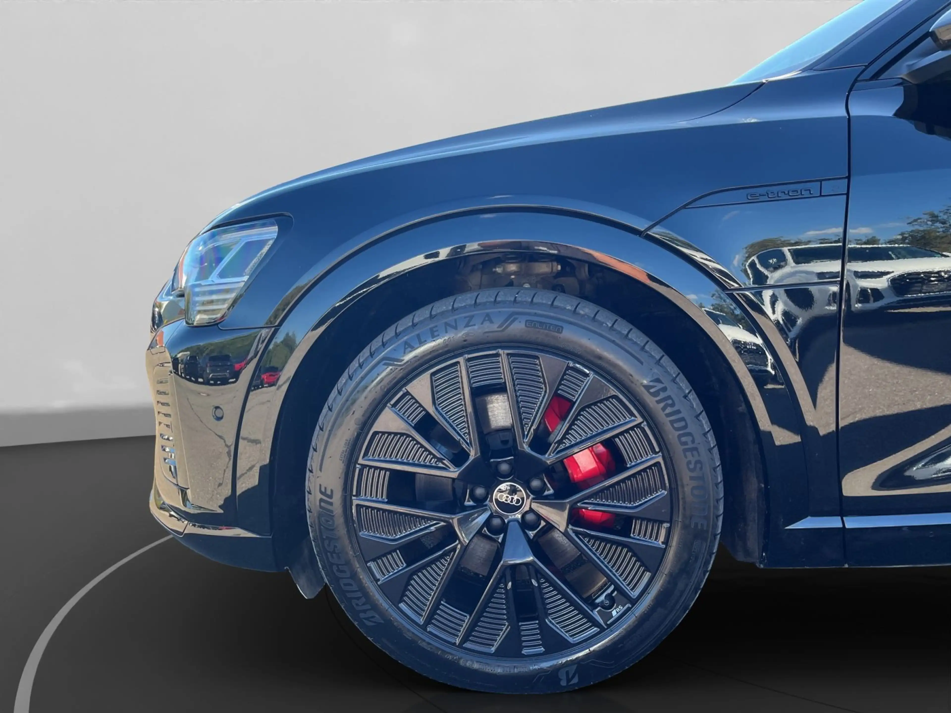 Audi Q8 e-tron S Line AHK+Matrix+ACC+Navi+Kamera+Lede — photo 11